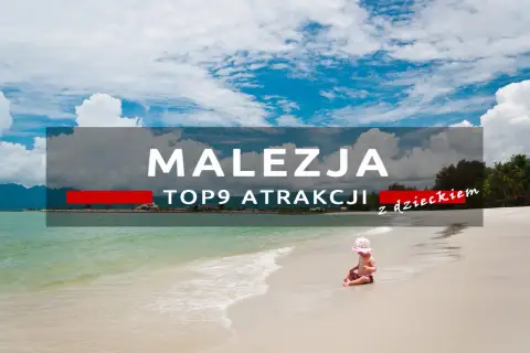 Piękna plaża, gdzie leży Malezja. Dziecko bawi się na piasku, a w tle widać turkusowe morze i palmy.