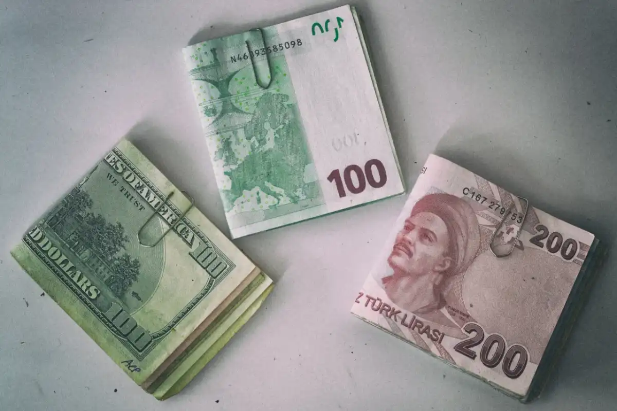 Czy w Turcji można płacić euro? Sprawdź, kiedy warto