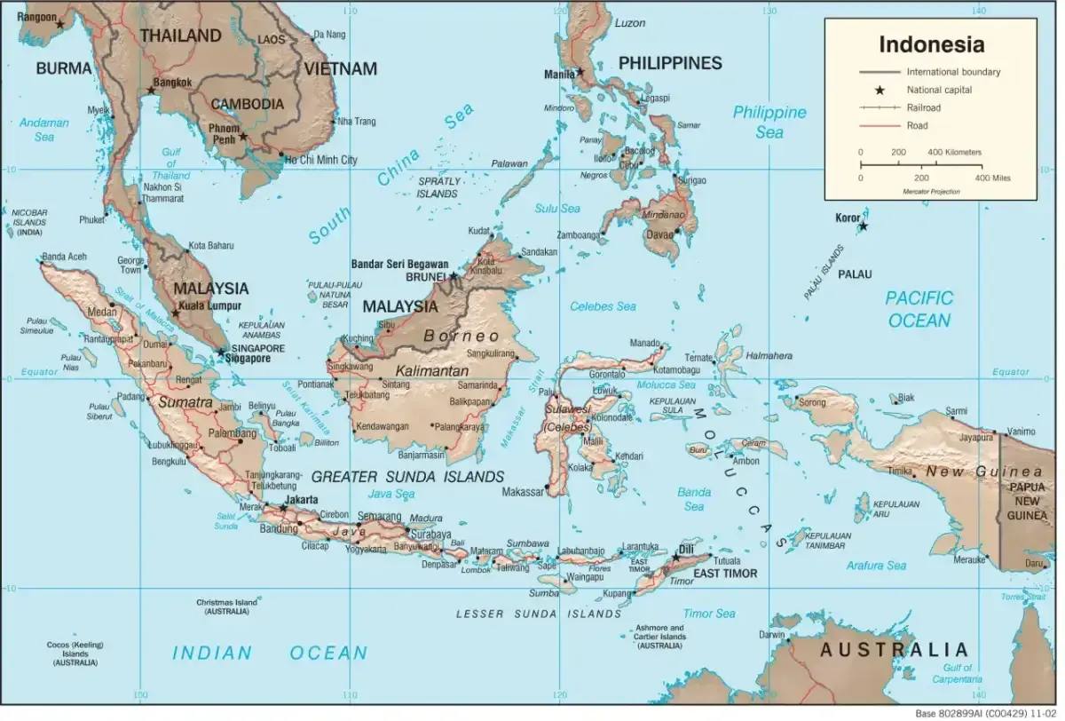Gdzie leży Indonezja? Na mapie widać archipelag między Oceanem Indyjskim a Spokojnym, na południe od Filipin i Malezji.