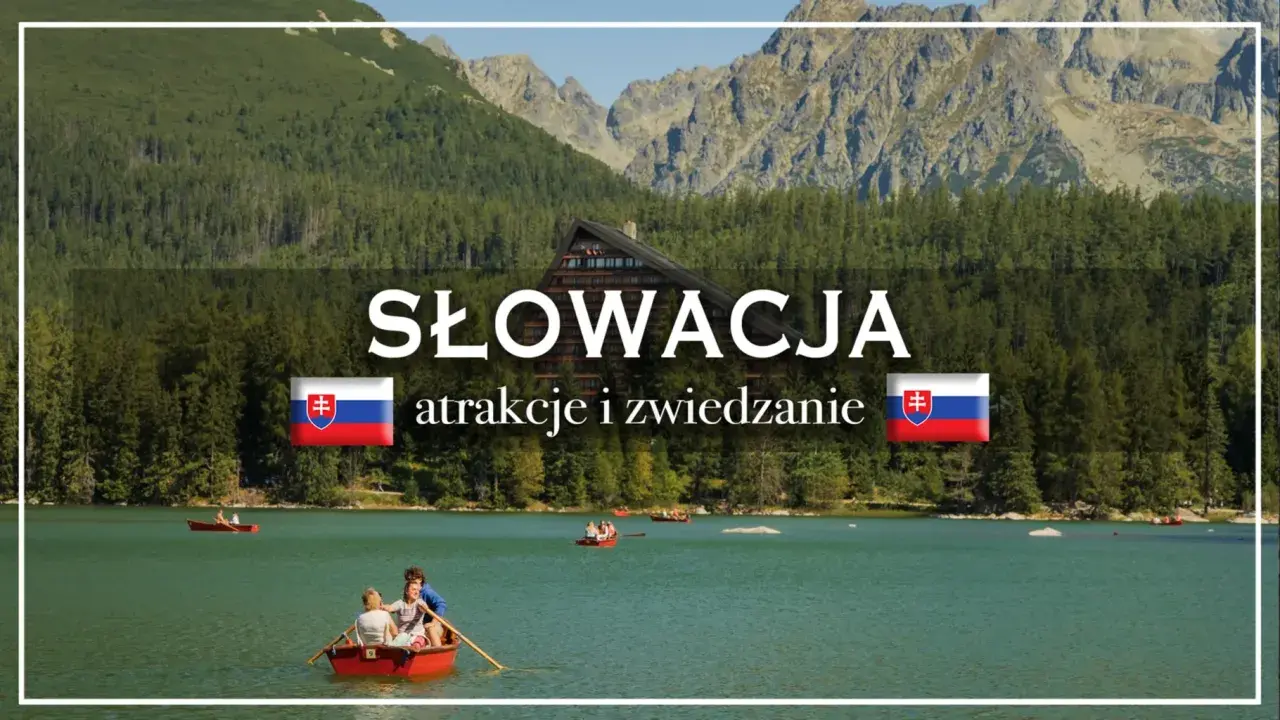 Słowacja z dziećmi: rodzinny rejs łódką po górskim jeziorze, w tle las i skaliste szczyty.