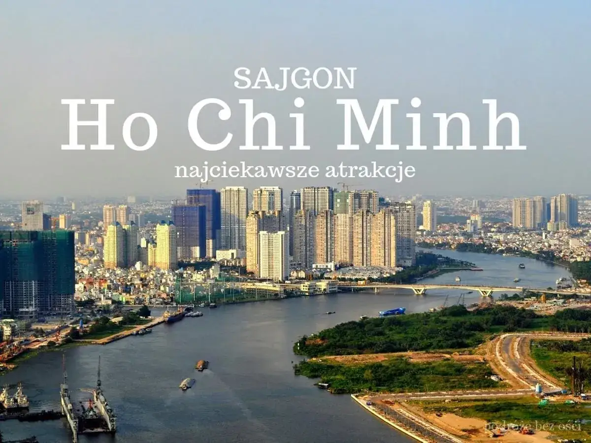 Widok na nowoczesne miasto Ho Chi Minh z rzeką i mostami. W tle widać drapacze chmur i zieleń.