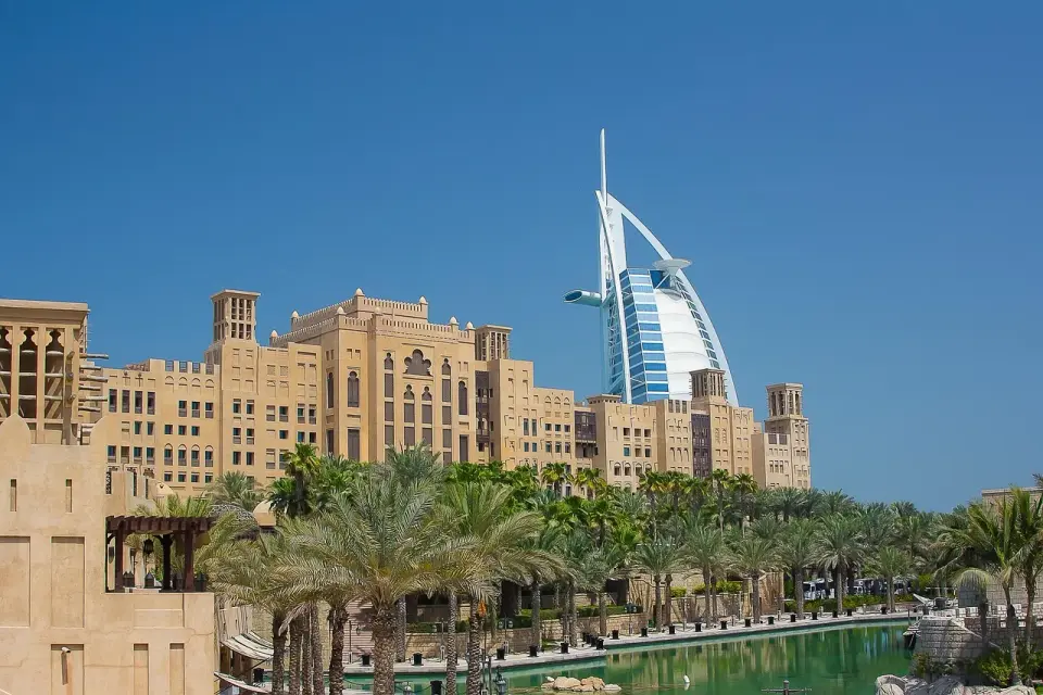 Czy Dubaj to państwo? Sprawdź, czym są ZEA i emirat Dubaju